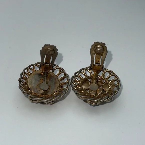 Vintage floral cluster clip on statement earrings mid century - Picture 7 of 9